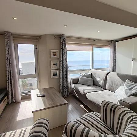 7c Invicta - Casas & Papeis * Armação de Pêra